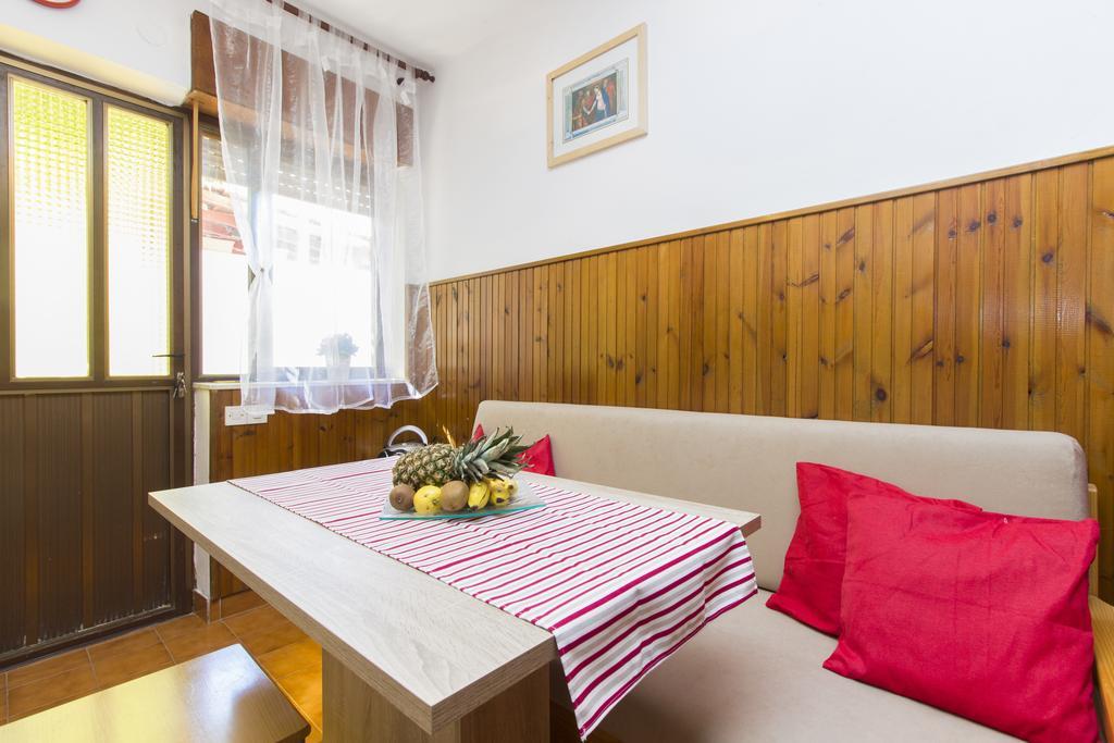 Apartment Neven Rogoznica  Zimmer foto